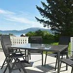 10 Person In Vevang-by Traum *