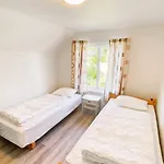10 Person In Vevang-by Traum * Vevang
