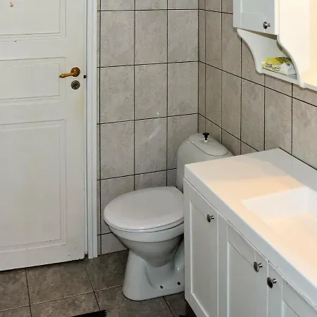 Holiday home Five-bedroom In 1 Vevang