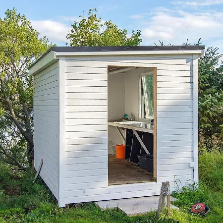 Holiday home Five-bedroom In 1 Vevang