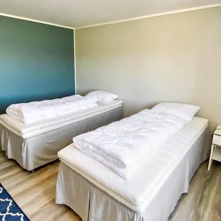 Holiday home Five-bedroom In 1 Vevang