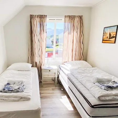Five-bedroom In 1 Holiday home