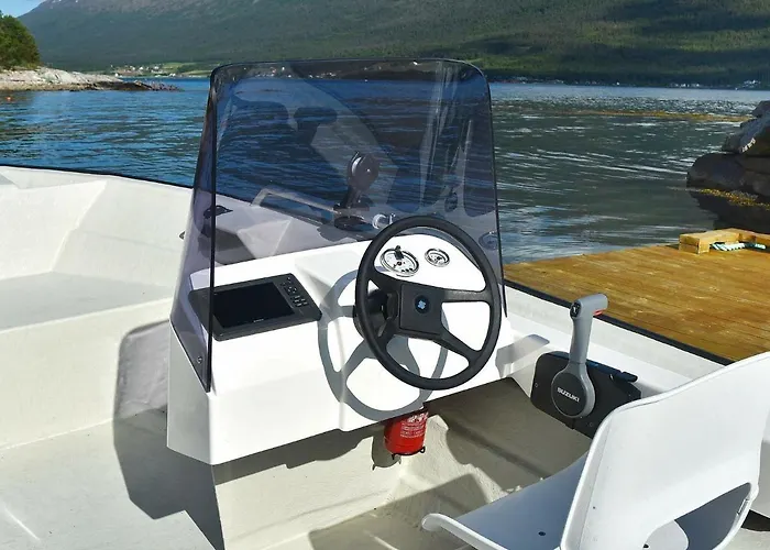 10 Person In Vevang-by Traum