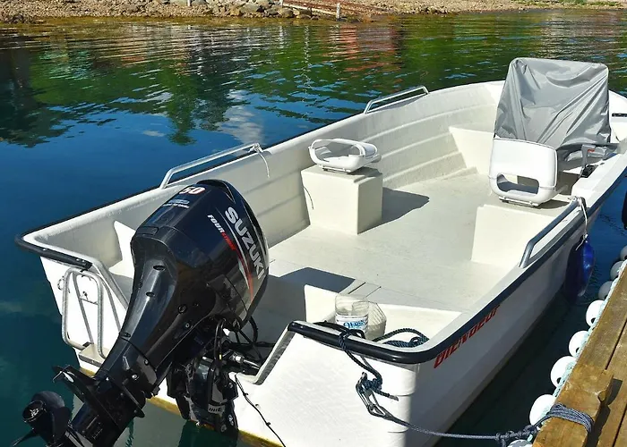 10 Person In Vevang-by Traum